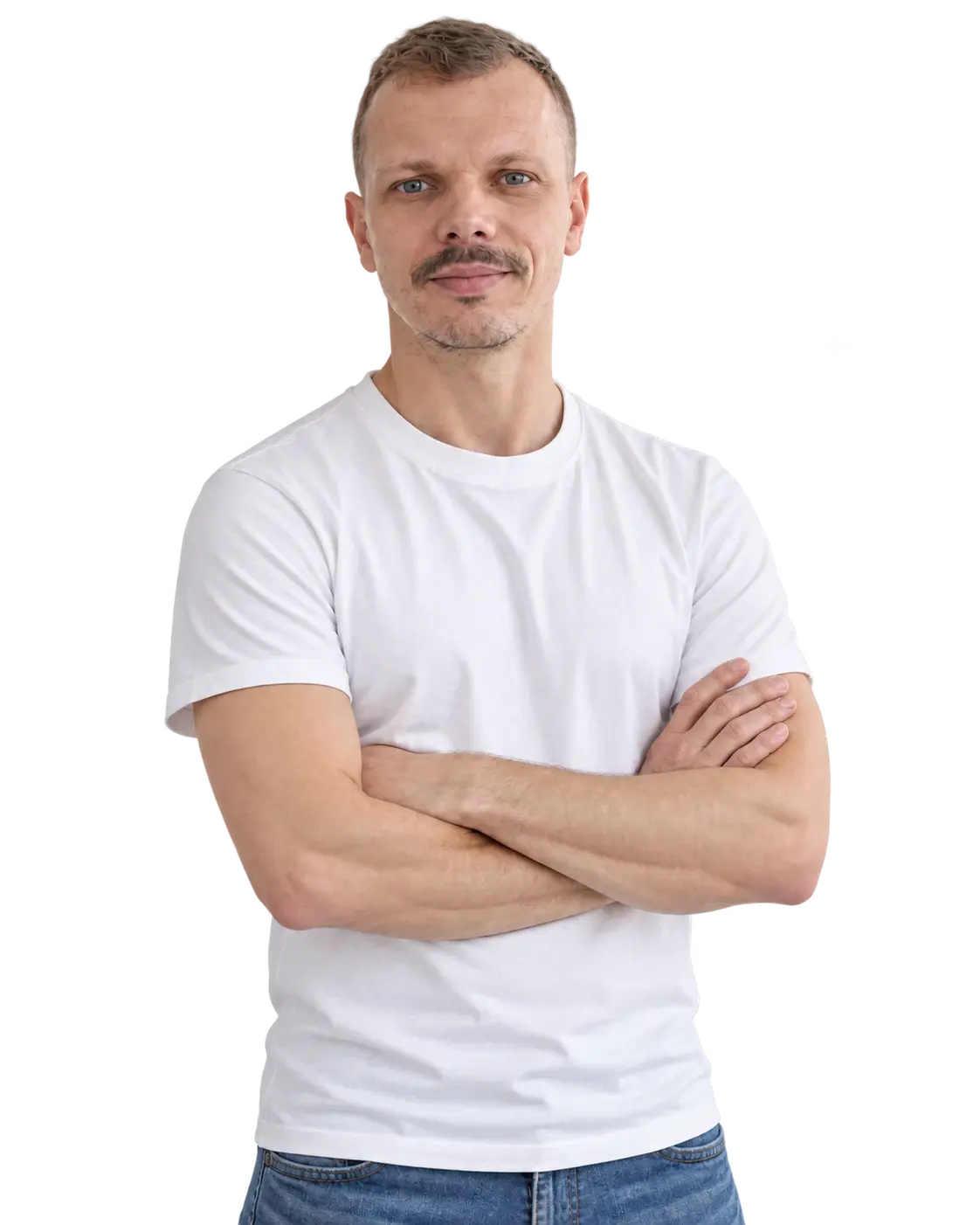 Marco Skradde, Technical Writer, mit verschränkten Armen und freundlichem Blick.